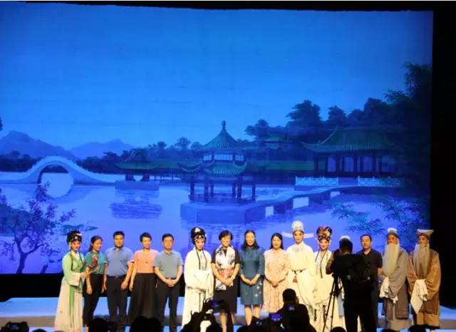 戲曲舞台水蜜桃黄色视频