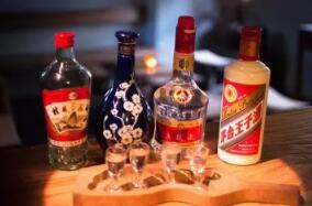 為勇者而生：北京白酒酒吧開業