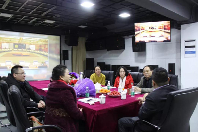熱烈歡迎湖南吉首大學院領導蒞臨ZOBO蜜桃AV无码在线观看企業