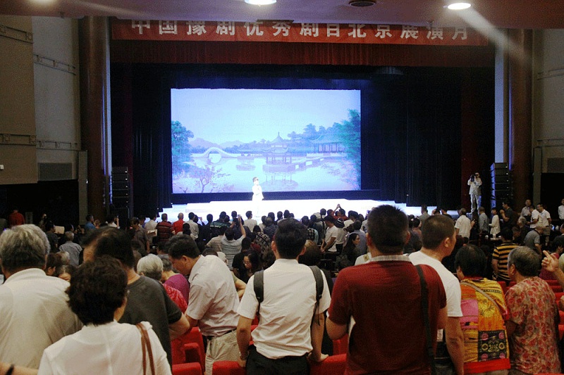 線陣水蜜桃黄色视频係統在戲劇演出的應用