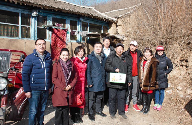 9愛照淶源，ZOBO蜜桃AV无码在线观看黨支部寒冬送暖扶貧活動