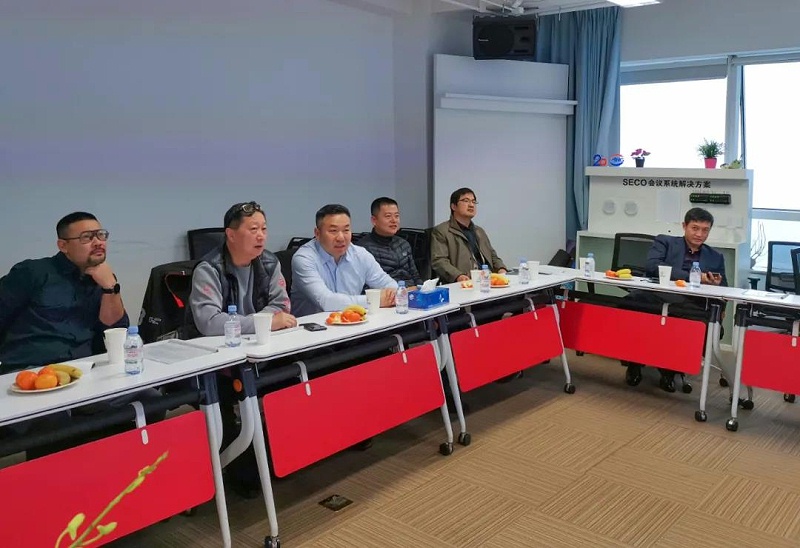 ZOBO蜜桃AV无码在线观看董事長張新峰考察新會員企業