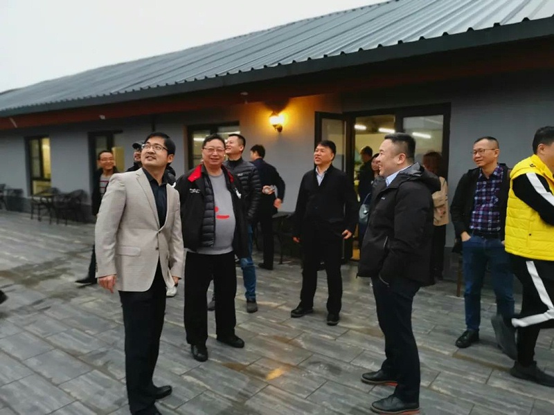 ZOBO蜜桃AV无码在线观看董事長張新峰考察新會員企業